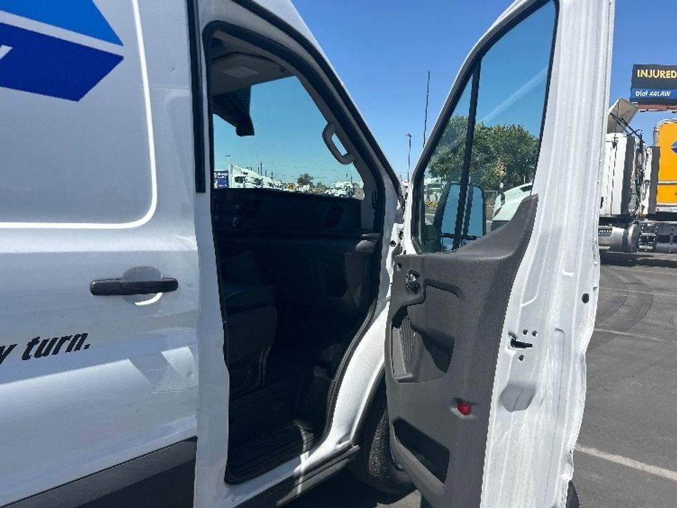 Cargo Van (Panel Van)-Light and Medium Duty Trucks-Ford-2022-Transit 250-Fresno-CA-64,564\n\t\tmiles-$ 38,250 - Image 19