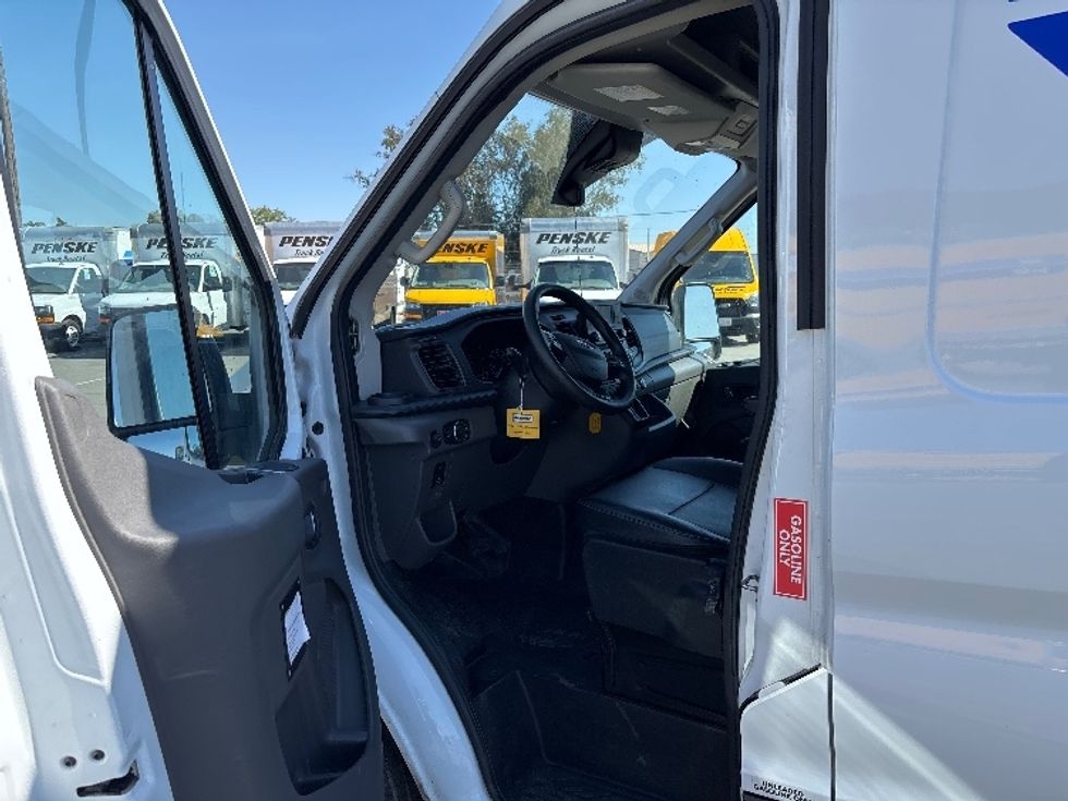 Cargo Van (Panel Van)-Light and Medium Duty Trucks-Ford-2022-Transit 250-Fresno-CA-72,064\n\t\tmiles-$ 40,250 - Image 14