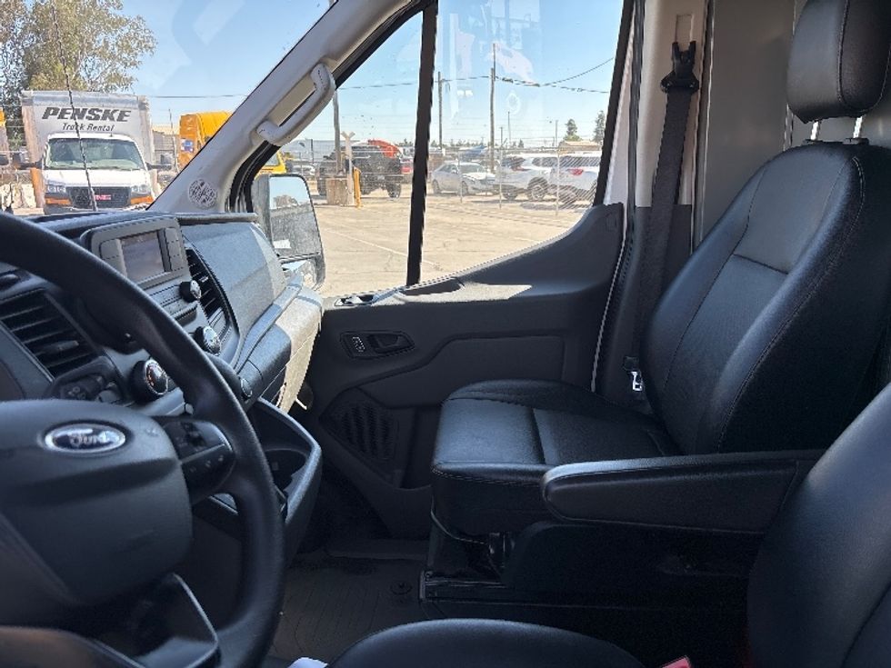 Cargo Van (Panel Van)-Light and Medium Duty Trucks-Ford-2022-Transit 250-Fresno-CA-72,064\n\t\tmiles-$ 40,250 - Image 17