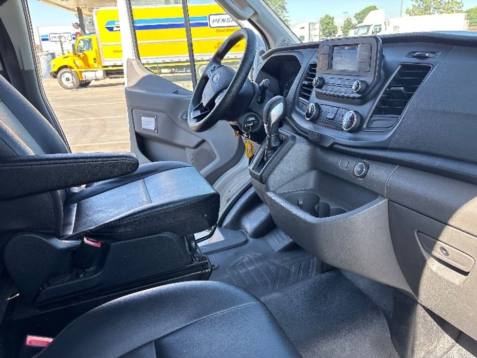 Cargo Van (Panel Van)-Light and Medium Duty Trucks-Ford-2022-Transit 250-Fresno-CA-72,064\n\t\tmiles-$ 40,250 - Image 20
