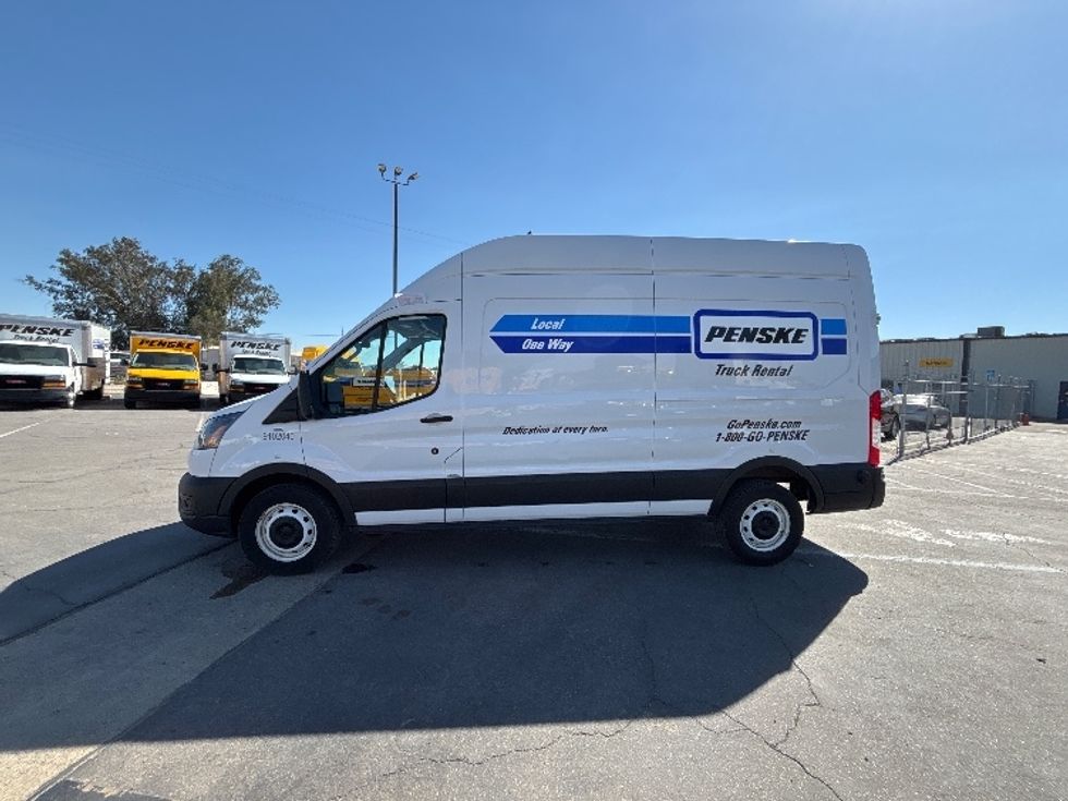 Cargo Van (Panel Van)-Light and Medium Duty Trucks-Ford-2022-Transit 250-Fresno-CA-72,064\n\t\tmiles-$ 40,250 - Image 4