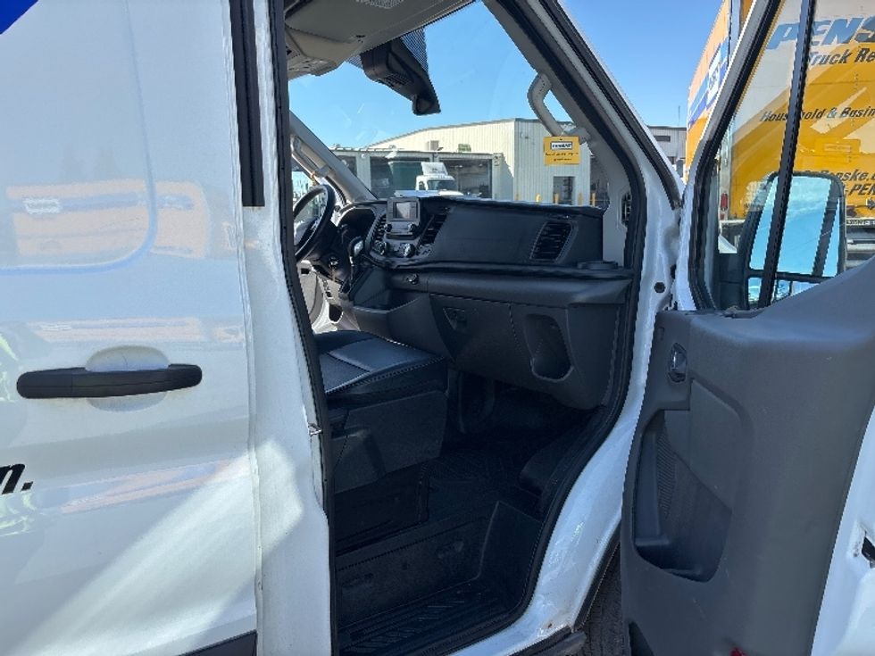 Cargo Van (Panel Van)-Light and Medium Duty Trucks-Ford-2022-Transit 250-Fresno-CA-79,560\n\t\tmiles-$ 38,000 - Image 18