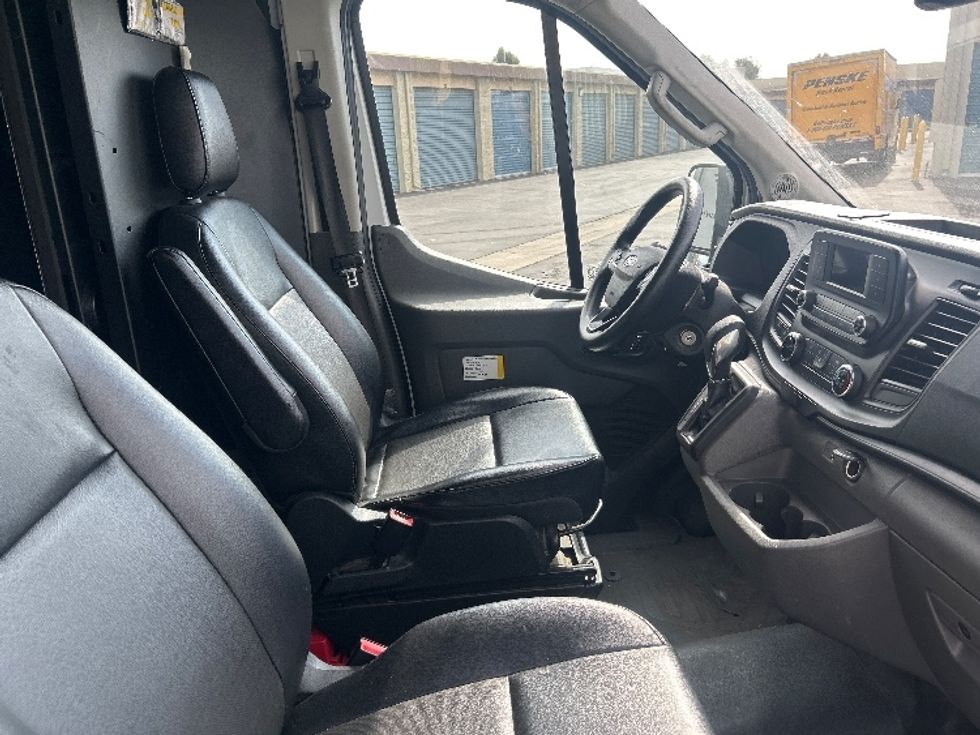 Cargo Van (Panel Van)-Light and Medium Duty Trucks-Ford-2022-Transit 250-Fresno-CA-91,071\n\t\tmiles-$ 35,750 - Image 19