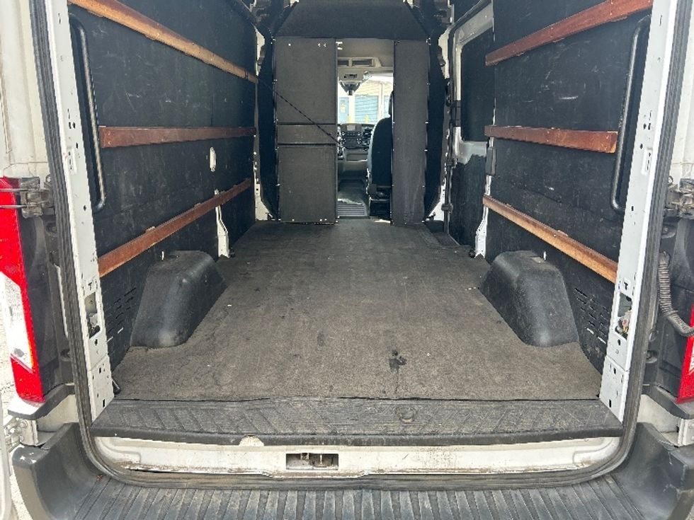 Cargo Van (Panel Van)-Light and Medium Duty Trucks-Ford-2022-Transit 250-Fresno-CA-91,071\n\t\tmiles-$ 35,750 - Image 8