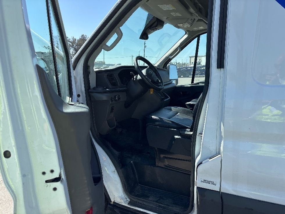 Cargo Van (Panel Van)-Light and Medium Duty Trucks-Ford-2022-Transit 250-Fresno-CA-96,902\n\t\tmiles-$ 35,250 - Image 15