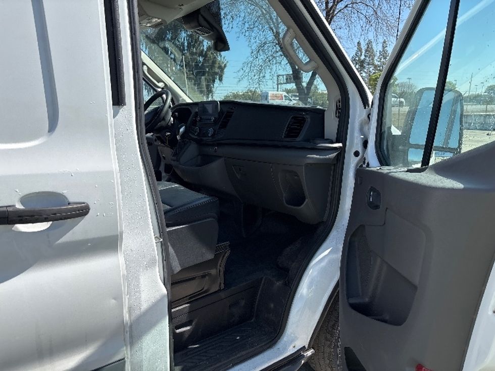 Cargo Van (Panel Van)-Light and Medium Duty Trucks-Ford-2022-Transit 250-Fresno-CA-96,902\n\t\tmiles-$ 35,250 - Image 19