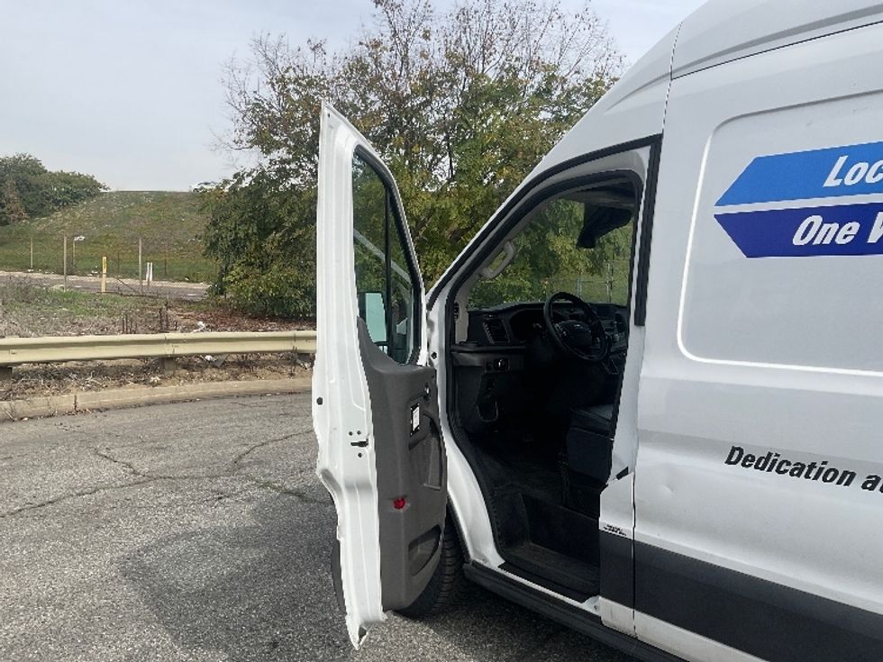 Cargo Van (Panel Van)-Light and Medium Duty Trucks-Ford-2022-Transit 250-Fresno-CA-96,984\n\t\tmiles-$ 36,250 - Image 16