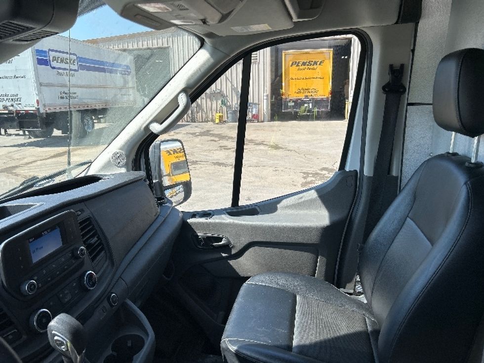 Cargo Van (Panel Van)-Light and Medium Duty Trucks-Ford-2022-Transit 250-Fresno-CA-98,691\n\t\tmiles-$ 36,500 - Image 18