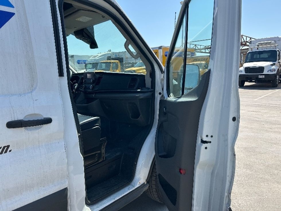 Cargo Van (Panel Van)-Light and Medium Duty Trucks-Ford-2022-Transit 250-Fresno-CA-98,691\n\t\tmiles-$ 36,500 - Image 19