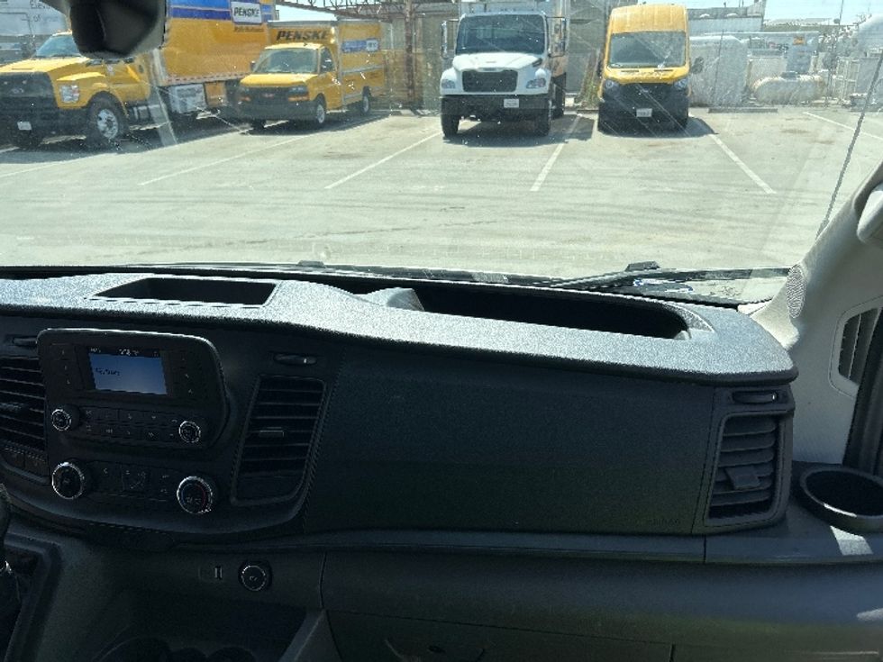 Cargo Van (Panel Van)-Light and Medium Duty Trucks-Ford-2022-Transit 250-Fresno-CA-98,691\n\t\tmiles-$ 36,500 - Image 20