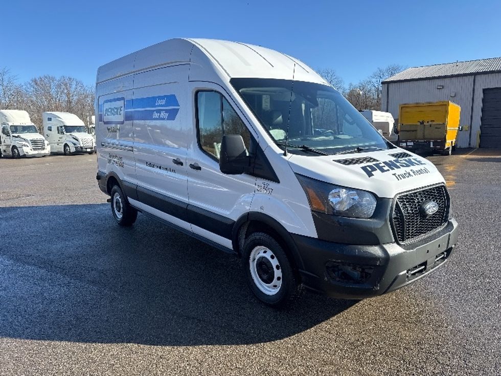Cargo Van (Panel Van)-Light and Medium Duty Trucks-Ford-2022-Transit 250-Gahanna-OH-114,383\n\t\tmiles-$ 32,250 - Image 1