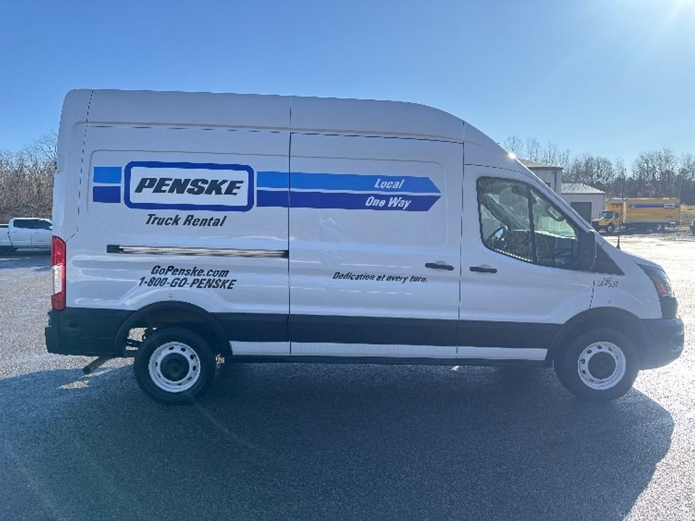 Cargo Van (Panel Van)-Light and Medium Duty Trucks-Ford-2022-Transit 250-Gahanna-OH-114,383\n\t\tmiles-$ 32,250 - Image 15