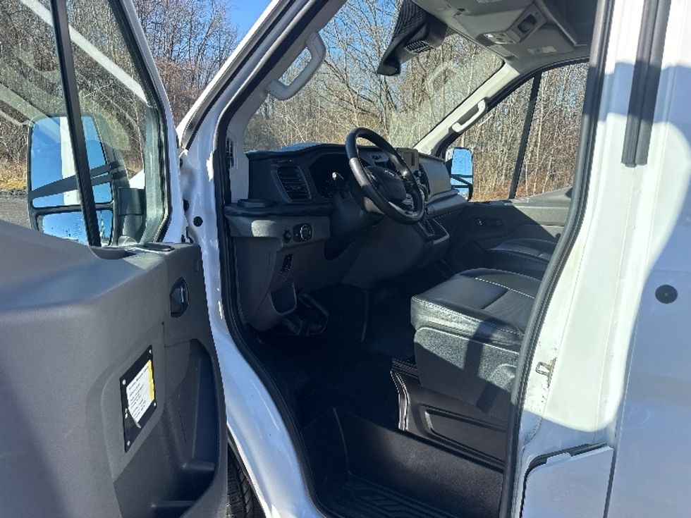 Cargo Van (Panel Van)-Light and Medium Duty Trucks-Ford-2022-Transit 250-Gahanna-OH-114,383\n\t\tmiles-$ 32,250 - Image 16