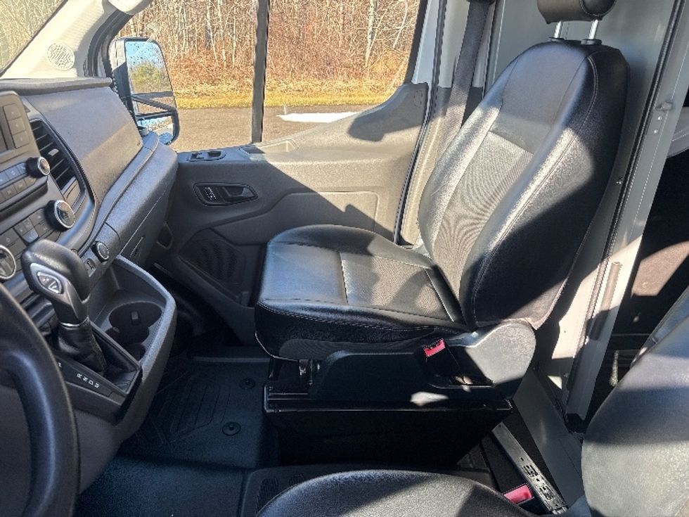 Cargo Van (Panel Van)-Light and Medium Duty Trucks-Ford-2022-Transit 250-Gahanna-OH-114,383\n\t\tmiles-$ 32,250 - Image 19