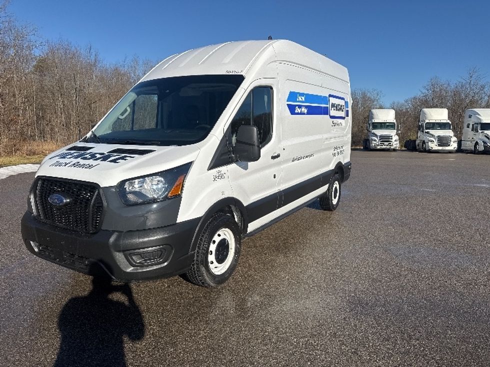 Cargo Van (Panel Van)-Light and Medium Duty Trucks-Ford-2022-Transit 250-Gahanna-OH-114,383\n\t\tmiles-$ 32,250 - Image 3