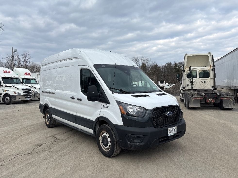 Cargo Van (Panel Van)-Light and Medium Duty Trucks-Ford-2022-Transit 250-Gansevoort-NY-75,528\n\t\tmiles-$ 39,000 - Image 1