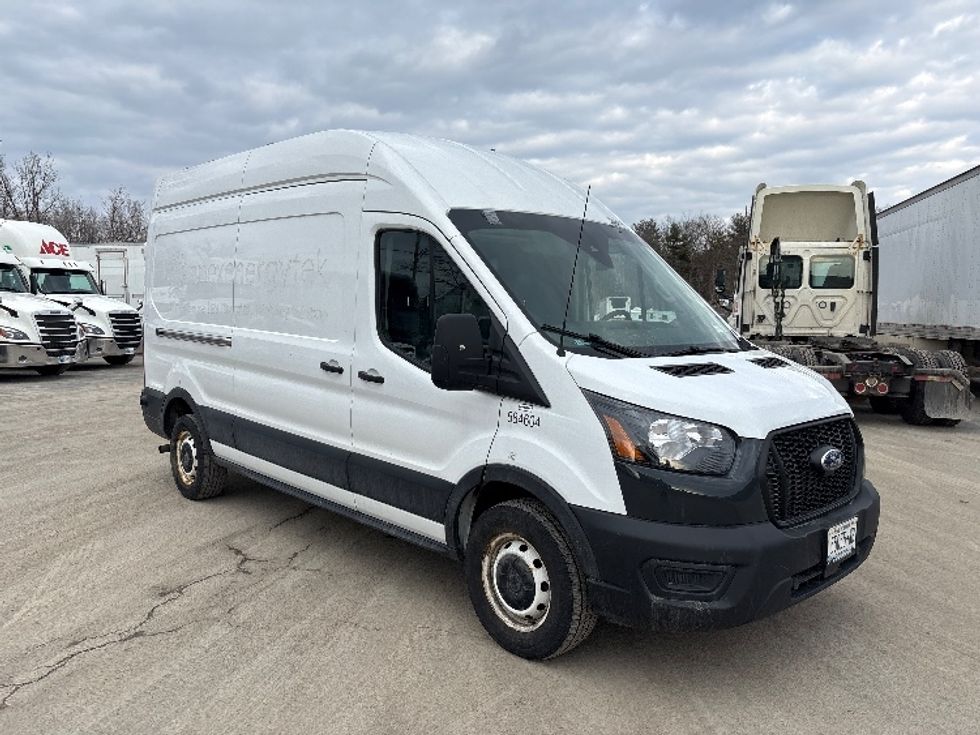 Cargo Van (Panel Van)-Light and Medium Duty Trucks-Ford-2022-Transit 250-Gansevoort-NY-75,528\n\t\tmiles-$ 39,000 - Image 13