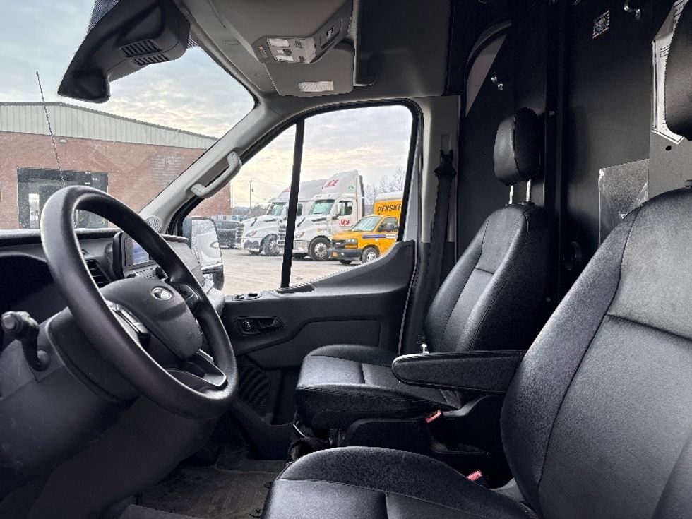 Cargo Van (Panel Van)-Light and Medium Duty Trucks-Ford-2022-Transit 250-Gansevoort-NY-75,528\n\t\tmiles-$ 39,000 - Image 18