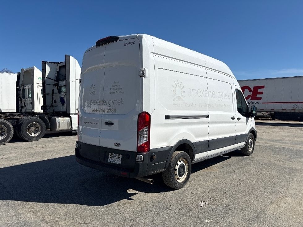 Cargo Van (Panel Van)-Light and Medium Duty Trucks-Ford-2022-Transit 250-Gansevoort-NY-75,528\n\t\tmiles-$ 39,000 - Image 6