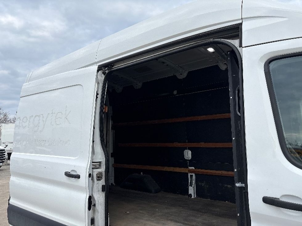 Cargo Van (Panel Van)-Light and Medium Duty Trucks-Ford-2022-Transit 250-Gansevoort-NY-75,528\n\t\tmiles-$ 39,000 - Image 9