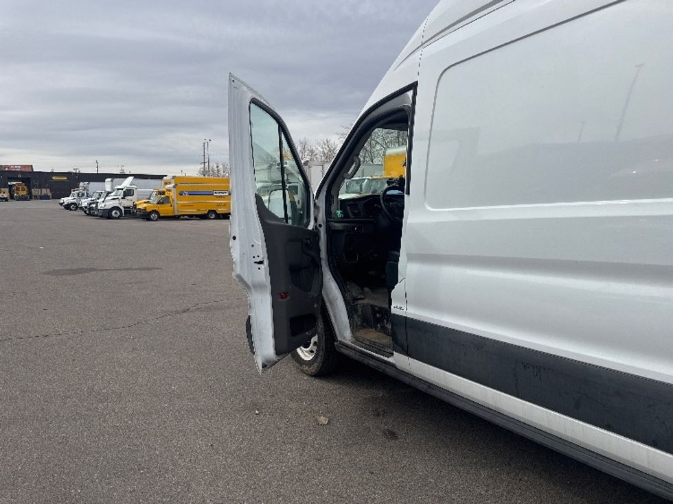 Cargo Van (Panel Van)-Light and Medium Duty Trucks-Ford-2022-Transit 250-Greeley-CO-72,172\n\t\tmiles-$ 38,750 - Image 14