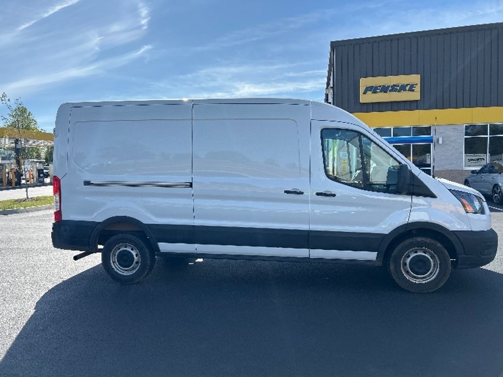 Cargo Van (Panel Van)-Light and Medium Duty Trucks-Ford-2022-Transit 250-Greensboro-NC-139,031\n\t\tmiles-$ 26,000 - Image 15