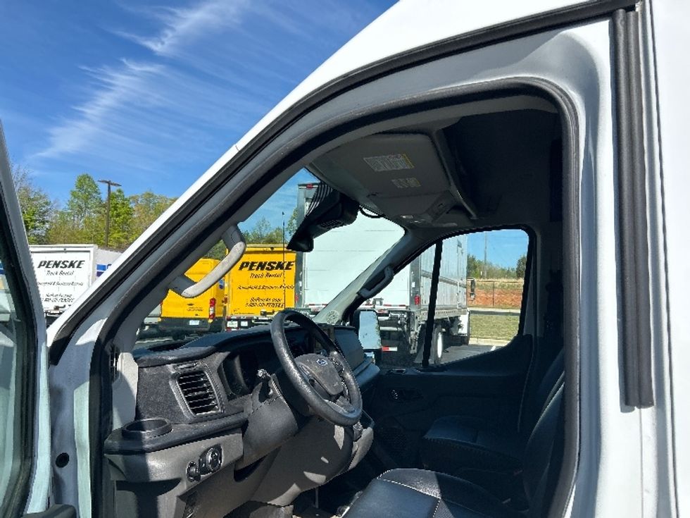 Cargo Van (Panel Van)-Light and Medium Duty Trucks-Ford-2022-Transit 250-Greensboro-NC-139,031\n\t\tmiles-$ 26,000 - Image 16