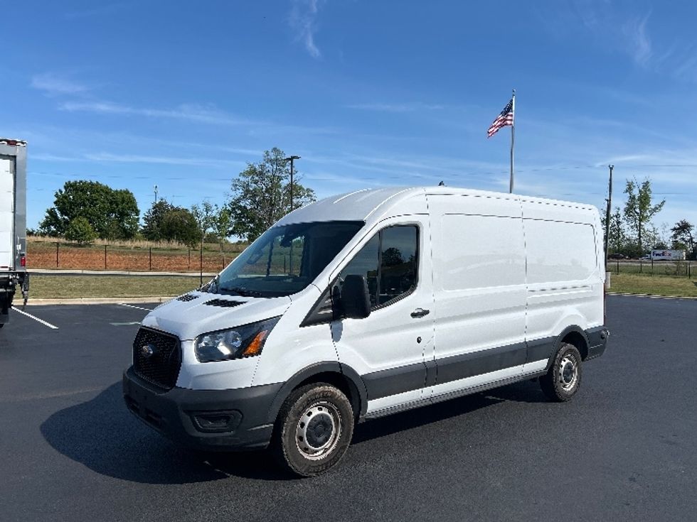 Cargo Van (Panel Van)-Light and Medium Duty Trucks-Ford-2022-Transit 250-Greensboro-NC-139,031\n\t\tmiles-$ 26,000 - Image 3