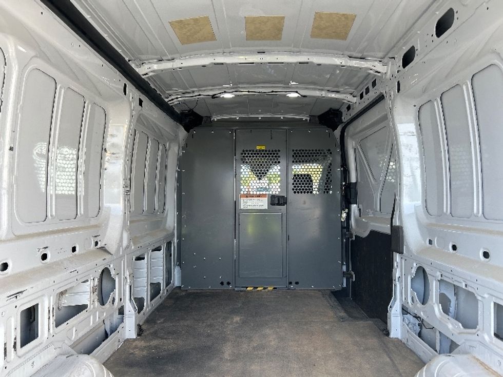 Cargo Van (Panel Van)-Light and Medium Duty Trucks-Ford-2022-Transit 250-Greensboro-NC-139,031\n\t\tmiles-$ 26,000 - Image 8
