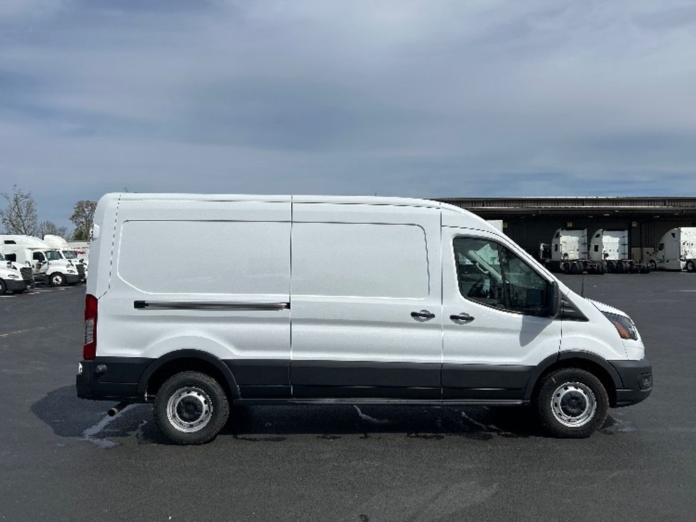 Cargo Van (Panel Van)-Light and Medium Duty Trucks-Ford-2022-Transit 250-Greensboro-NC-145,738\n\t\tmiles-$ 26,500 - Image 13