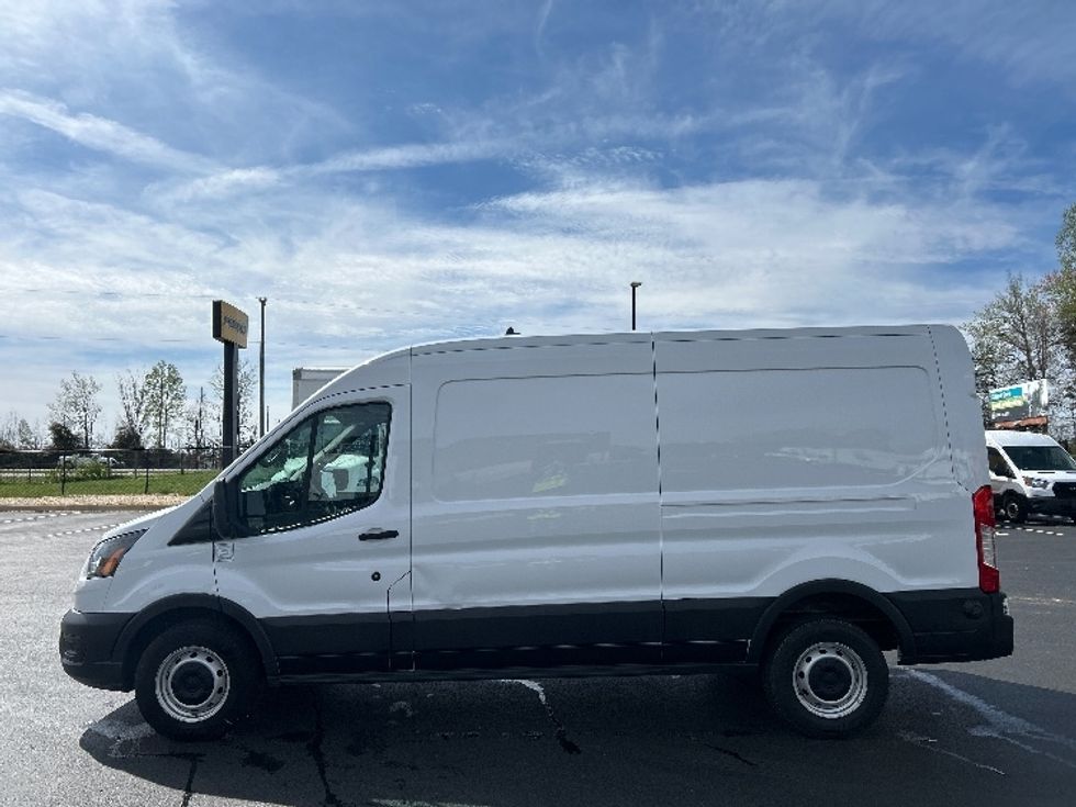 Cargo Van (Panel Van)-Light and Medium Duty Trucks-Ford-2022-Transit 250-Greensboro-NC-145,738\n\t\tmiles-$ 26,500 - Image 4