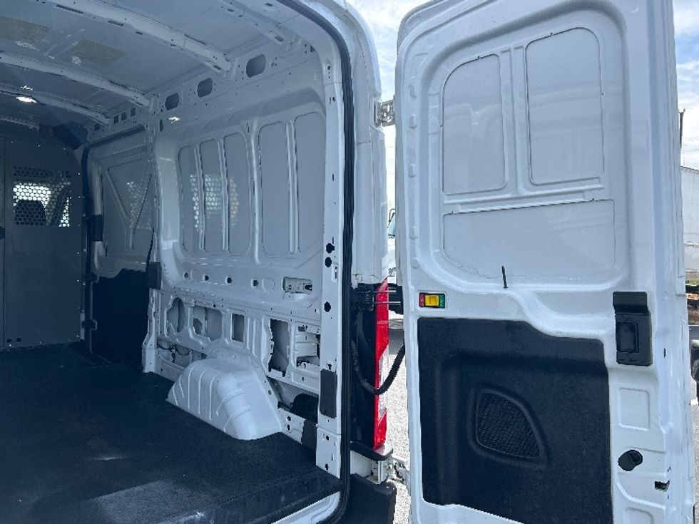 Cargo Van (Panel Van)-Light and Medium Duty Trucks-Ford-2022-Transit 250-Greensboro-NC-146,603\n\t\tmiles-$ 26,500 - Image 11