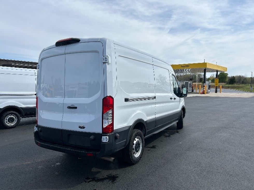 Cargo Van (Panel Van)-Light and Medium Duty Trucks-Ford-2022-Transit 250-Greensboro-NC-146,603\n\t\tmiles-$ 26,500 - Image 12