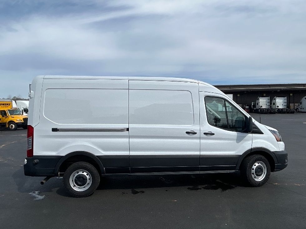 Cargo Van (Panel Van)-Light and Medium Duty Trucks-Ford-2022-Transit 250-Greensboro-NC-146,603\n\t\tmiles-$ 26,500 - Image 13