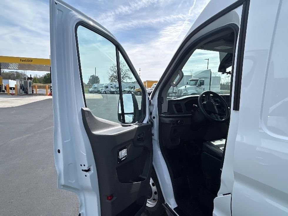 Cargo Van (Panel Van)-Light and Medium Duty Trucks-Ford-2022-Transit 250-Greensboro-NC-146,603\n\t\tmiles-$ 26,500 - Image 14