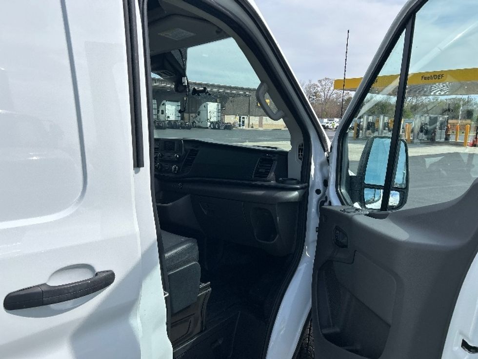 Cargo Van (Panel Van)-Light and Medium Duty Trucks-Ford-2022-Transit 250-Greensboro-NC-146,603\n\t\tmiles-$ 26,500 - Image 18