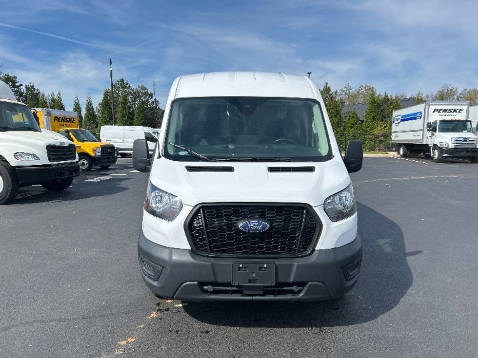 Cargo Van (Panel Van)-Light and Medium Duty Trucks-Ford-2022-Transit 250-Greensboro-NC-146,603\n\t\tmiles-$ 26,500 - Image 2