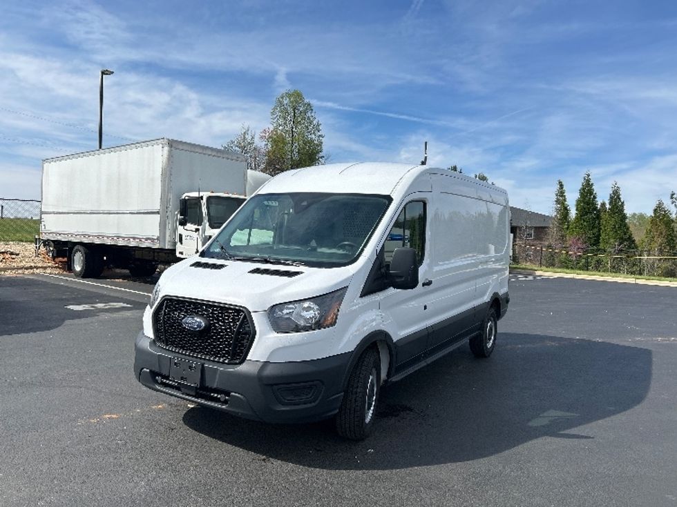 Cargo Van (Panel Van)-Light and Medium Duty Trucks-Ford-2022-Transit 250-Greensboro-NC-146,603\n\t\tmiles-$ 26,500 - Image 3