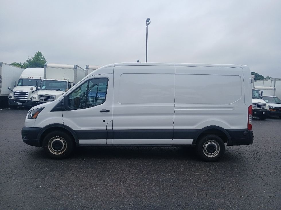 Cargo Van (Panel Van)-Light and Medium Duty Trucks-Ford-2022-Transit 250-Greensboro-NC-175,913\n\t\tmiles-$ 20,500 - Image 4