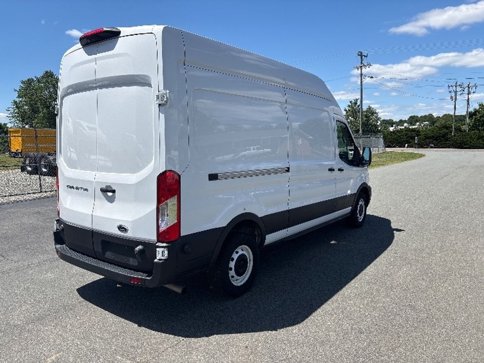 Cargo Van (Panel Van)-Light and Medium Duty Trucks-Ford-2022-Transit 250-Greensboro-NC-84,858\n\t\tmiles-$ 37,500 - Image 11