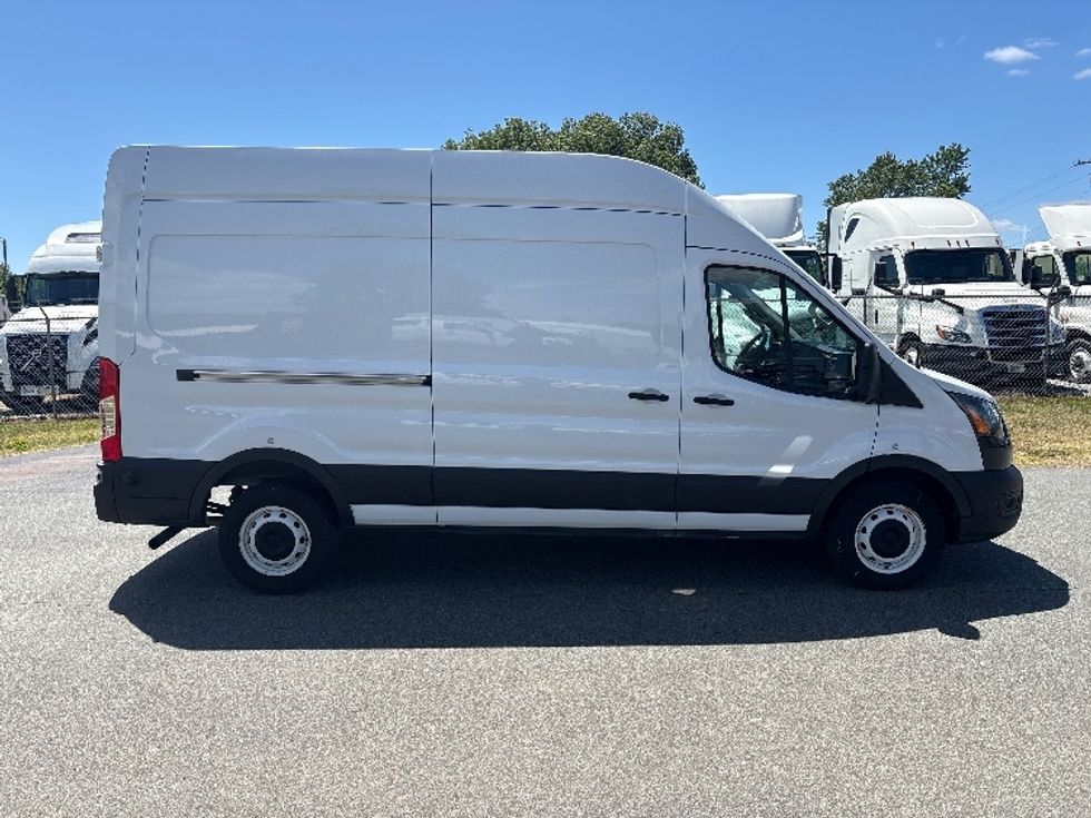 Cargo Van (Panel Van)-Light and Medium Duty Trucks-Ford-2022-Transit 250-Greensboro-NC-84,858\n\t\tmiles-$ 37,500 - Image 13