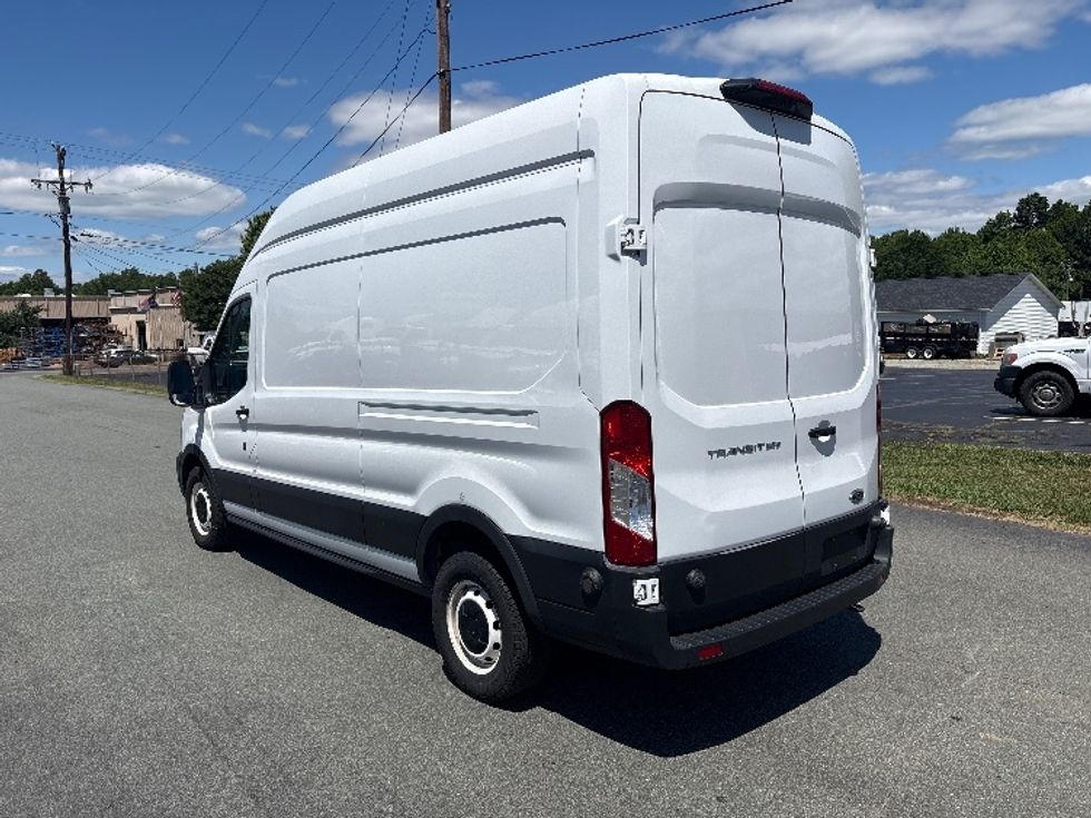 Cargo Van (Panel Van)-Light and Medium Duty Trucks-Ford-2022-Transit 250-Greensboro-NC-84,858\n\t\tmiles-$ 37,500 - Image 6