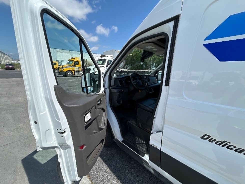 Cargo Van (Panel Van)-Light and Medium Duty Trucks-Ford-2022-Transit 250-Harahan-LA-46,545\n\t\tmiles-$ 40,750 - Image 14
