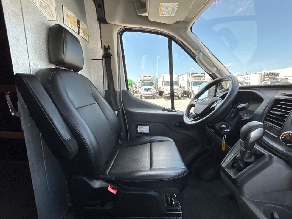 Cargo Van (Panel Van)-Light and Medium Duty Trucks-Ford-2022-Transit 250-Harahan-LA-46,545\n\t\tmiles-$ 40,750 - Image 20