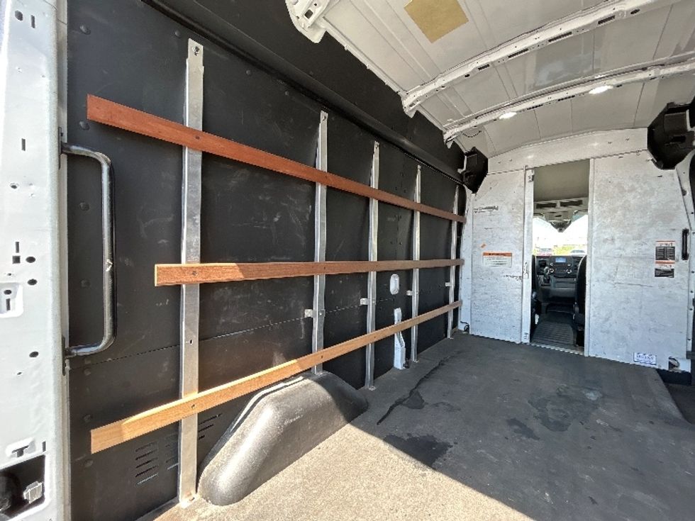 Cargo Van (Panel Van)-Light and Medium Duty Trucks-Ford-2022-Transit 250-Harahan-LA-46,545\n\t\tmiles-$ 40,750 - Image 9