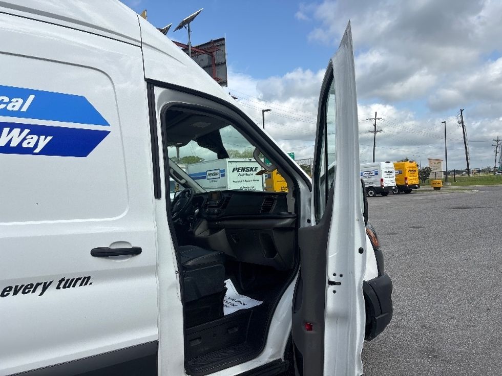 Cargo Van (Panel Van)-Light and Medium Duty Trucks-Ford-2022-Transit 250-Harahan-LA-64,156\n\t\tmiles-$ 39,750 - Image 20