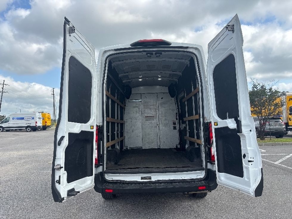 Cargo Van (Panel Van)-Light and Medium Duty Trucks-Ford-2022-Transit 250-Harahan-LA-64,156\n\t\tmiles-$ 39,750 - Image 9