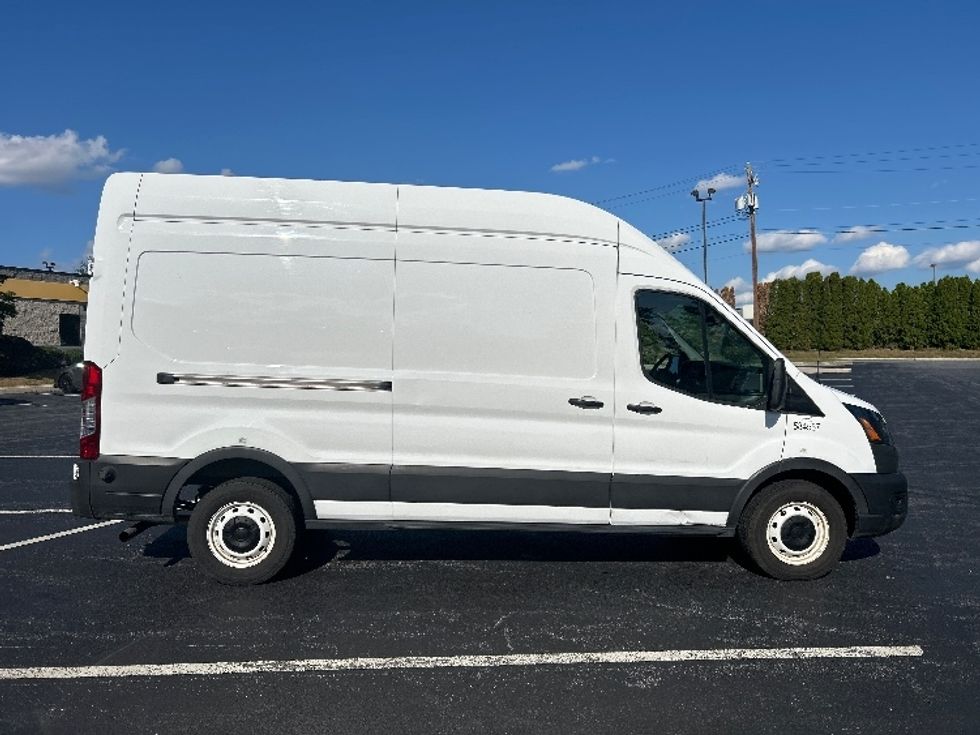 2022 Ford Transit photo 10