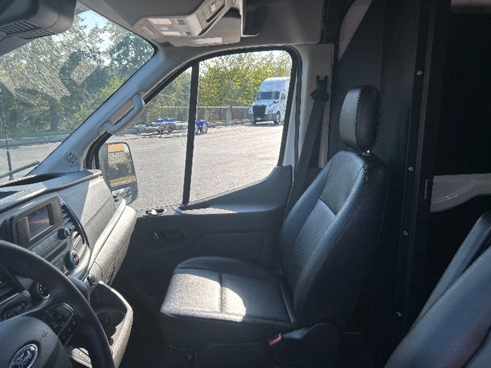 2022 Ford Transit photo 14