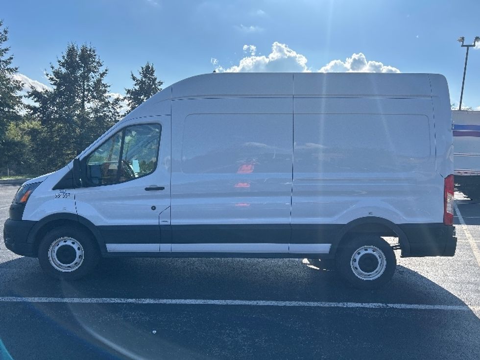 2022 Ford Transit photo 2